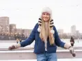 Jaka czapka do granatowej kurtki? Kolory, fasony, stylizacje