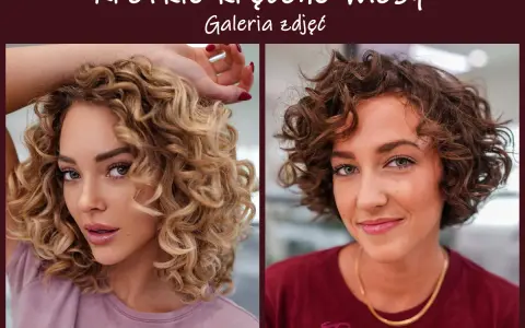 Dwie kobiety z bardzo krótkimi kręconymi włosami. Blondynka w różowej bluzce i brunetka w bordowej.